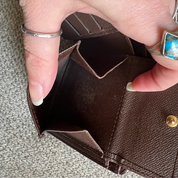 Louis Vuitton Wallet - Picture 5 of 9